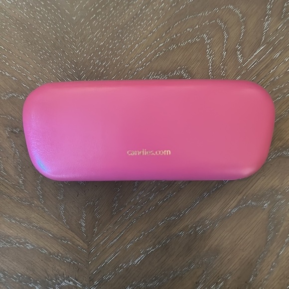 Candie’s sunglasses case, brand new never used - Picture 3 of 3